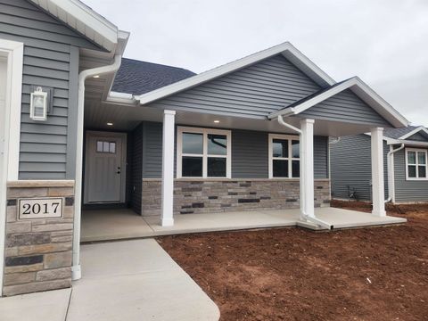 Photo of 2017 RED FOX Lane, KAUKAUNA, WI 54130 (MLS # 50307000)