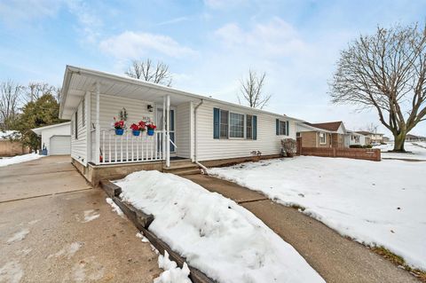 Photo of 1035 ETHEL Avenue, GREEN BAY, WI 54303 (MLS # 50319926)