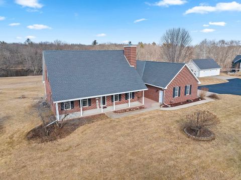 Photo of 5271 MORNING RETREAT Road, OCONTO, WI 54153 (MLS # 50322068)