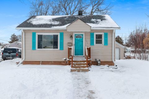 Photo of 1604 S NORWOOD Avenue, GREEN BAY, WI 54304 (MLS # 50319088)