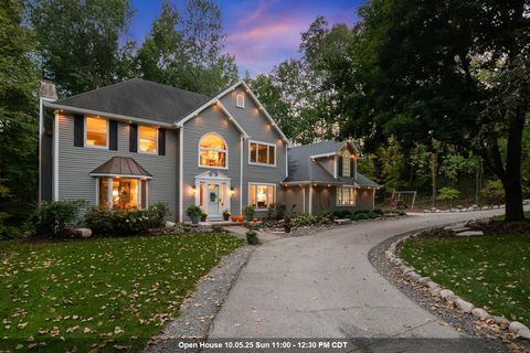 Photo of 4551 CHOCTAW Trail, GREEN BAY, WI 54313 (MLS # 50316088)