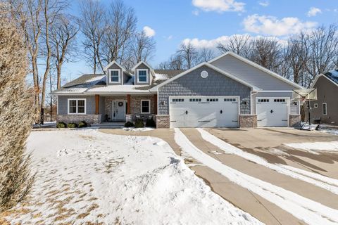 Photo of 1143 AVA Court, NEENAH, WI 54956 (MLS # 50321751)
