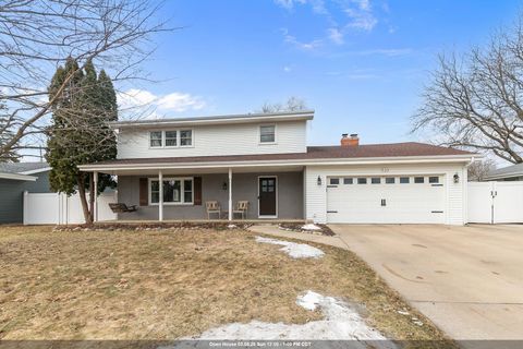 Photo of 533 N CANTERBURY Drive, APPLETON, WI 54915 (MLS # 50321818)