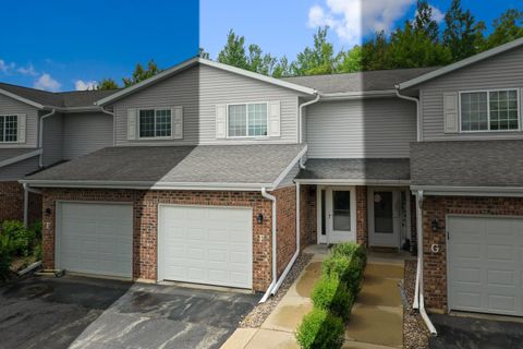Photo of 2551 TELLURIDE Trail #F, GREEN BAY, WI 54313 (MLS # 50327151)