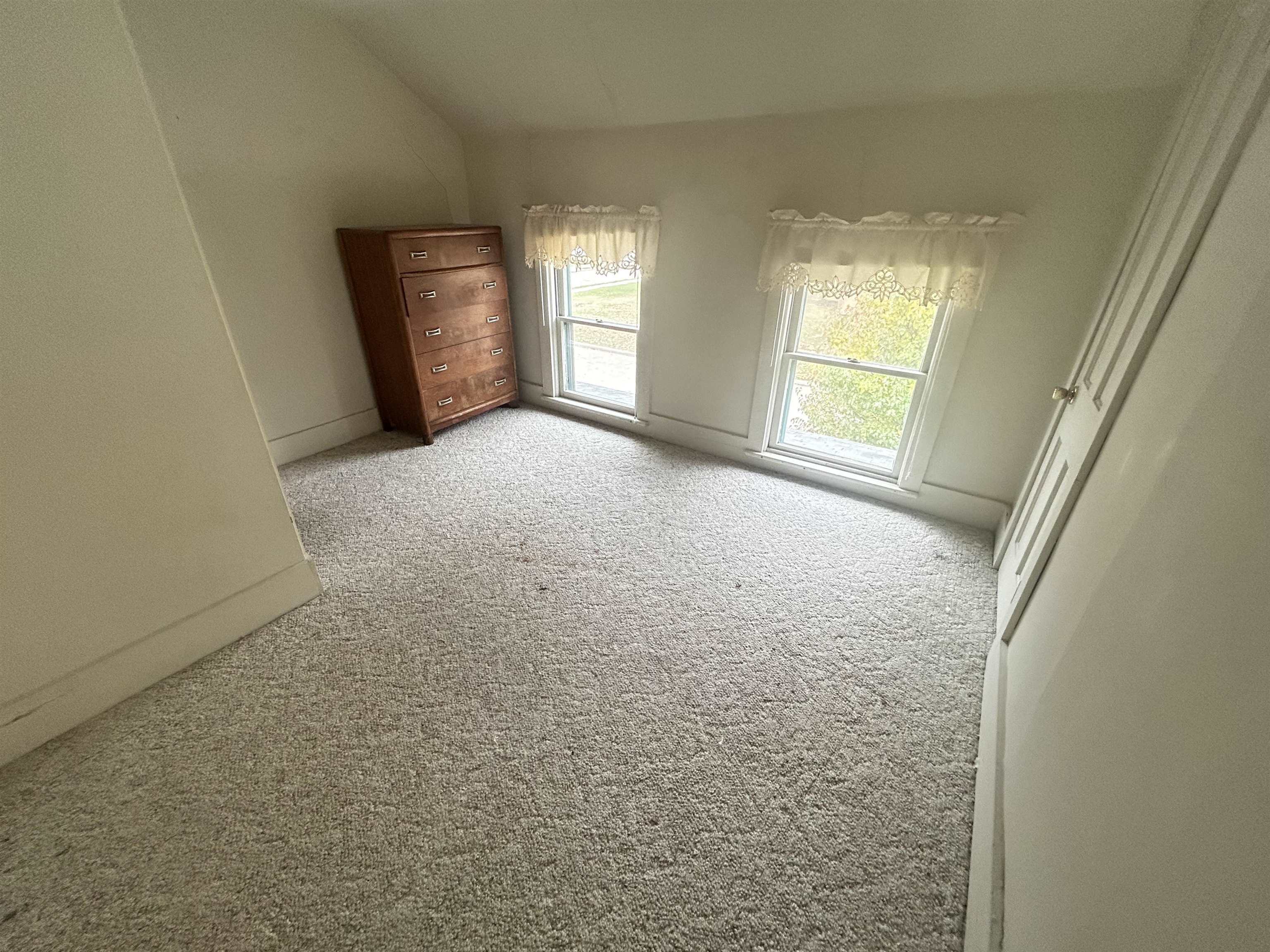 Oshkosh, Wisconsin 54901, United States, 3 Bedrooms Bedrooms, ,2 BathroomsBathrooms,Residential,Pending,33347