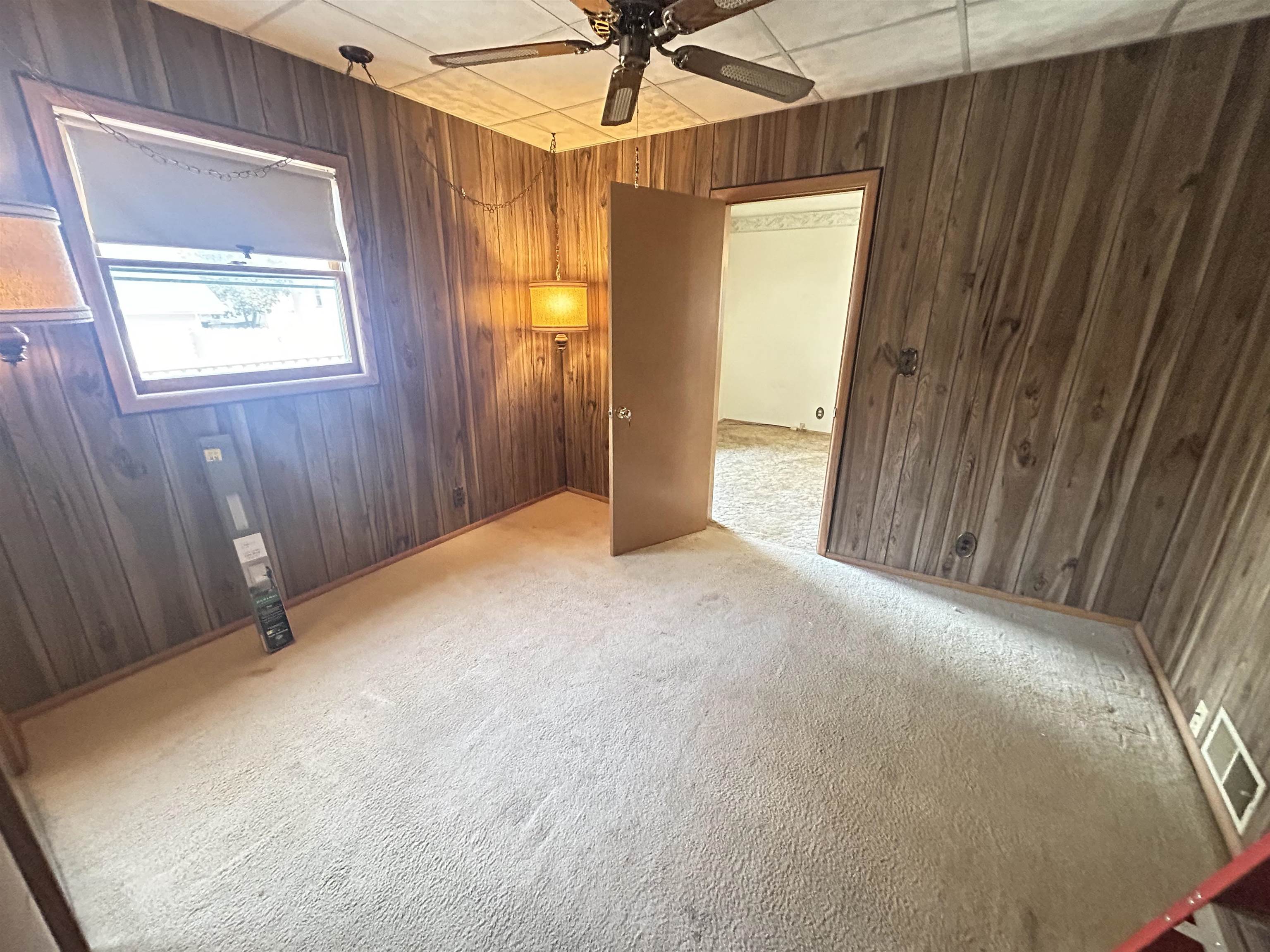 Oshkosh, Wisconsin 54901, United States, 3 Bedrooms Bedrooms, ,2 BathroomsBathrooms,Residential,Pending,33347