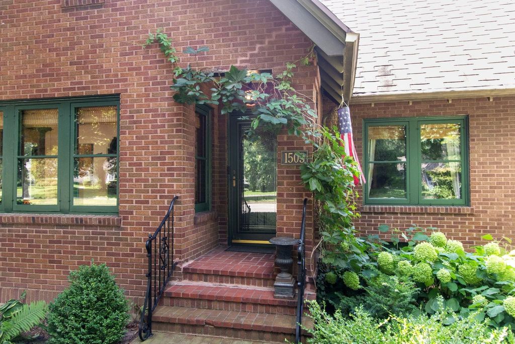 Photo of 1503 S MEMORIAL Drive, APPLETON, WI 54915 (MLS # 50314311)