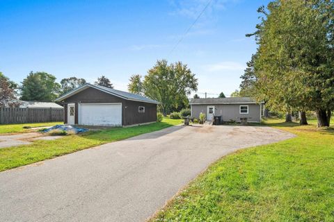 Photo of 745 OCONTO Avenue, PESHTIGO, WI 54157 (MLS # 50316253)