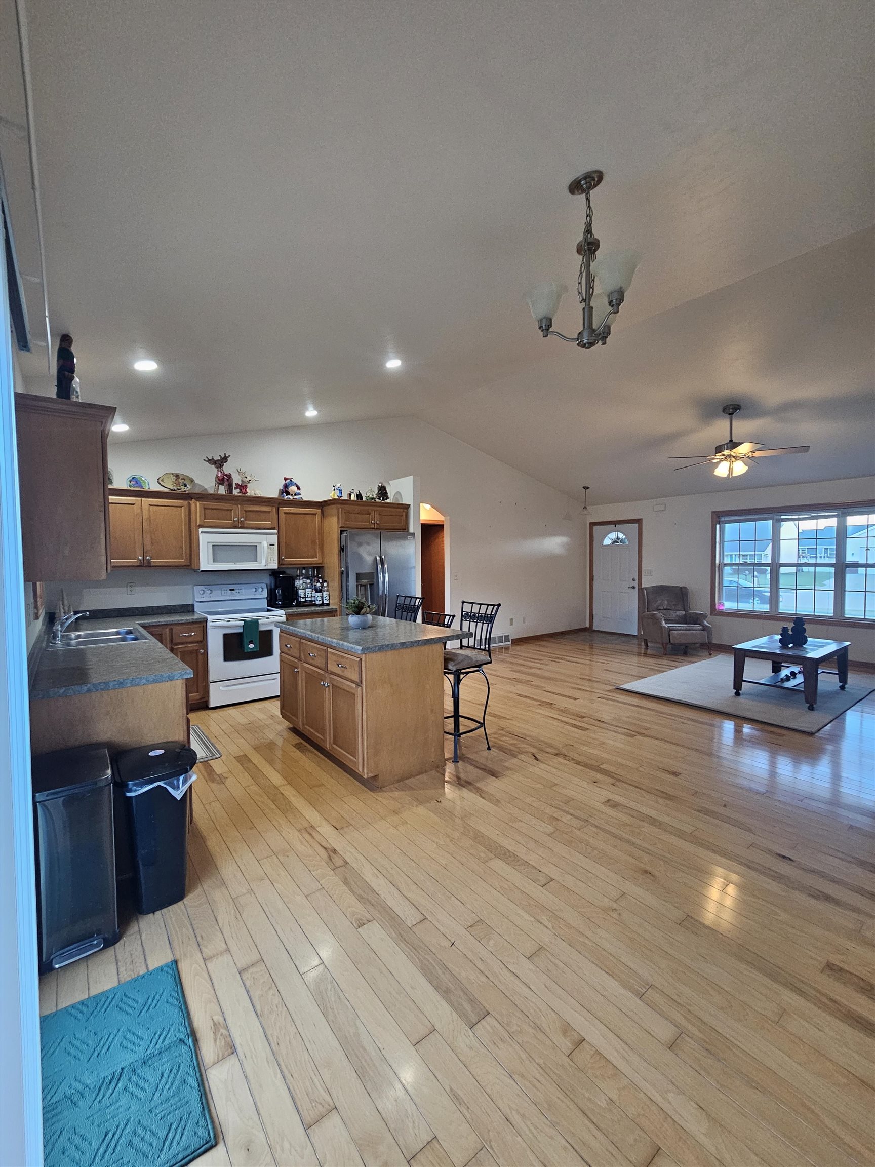 De Pere, Wisconsin 54115, United States, 3 Bedrooms Bedrooms, ,2 BathroomsBathrooms,Residential,Active,233554