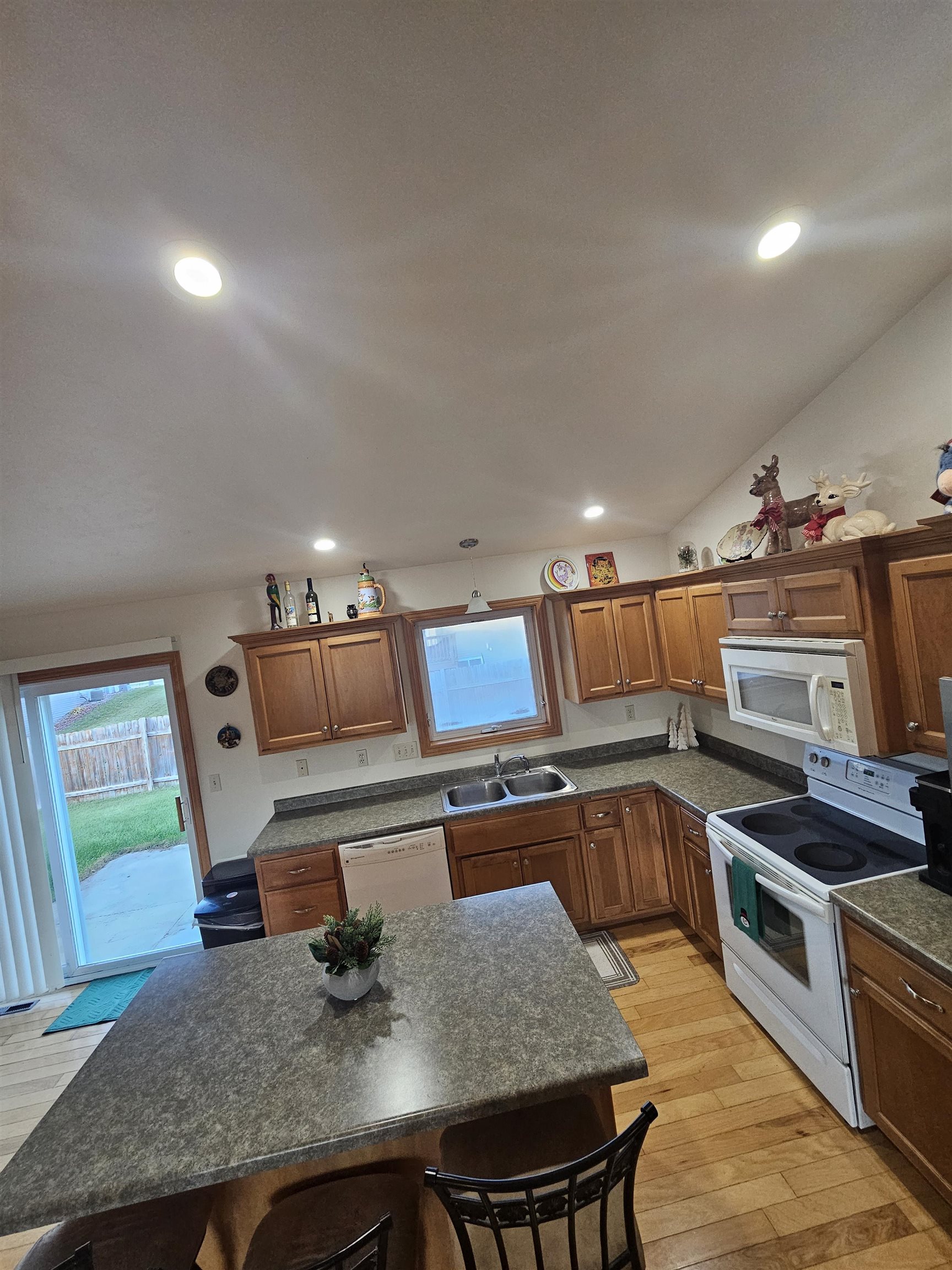 De Pere, Wisconsin 54115, United States, 3 Bedrooms Bedrooms, ,2 BathroomsBathrooms,Residential,Active,233554