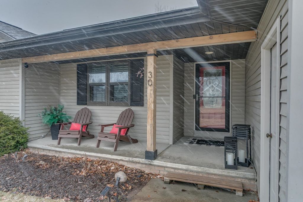 Photo of 30 WEATHERSTONE Drive, APPLETON, WI 54914 (MLS # 50322177)