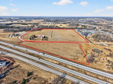 Photo of 4036 WOODLAND Road, GREEN BAY, WI 54313 (MLS # 50321959)