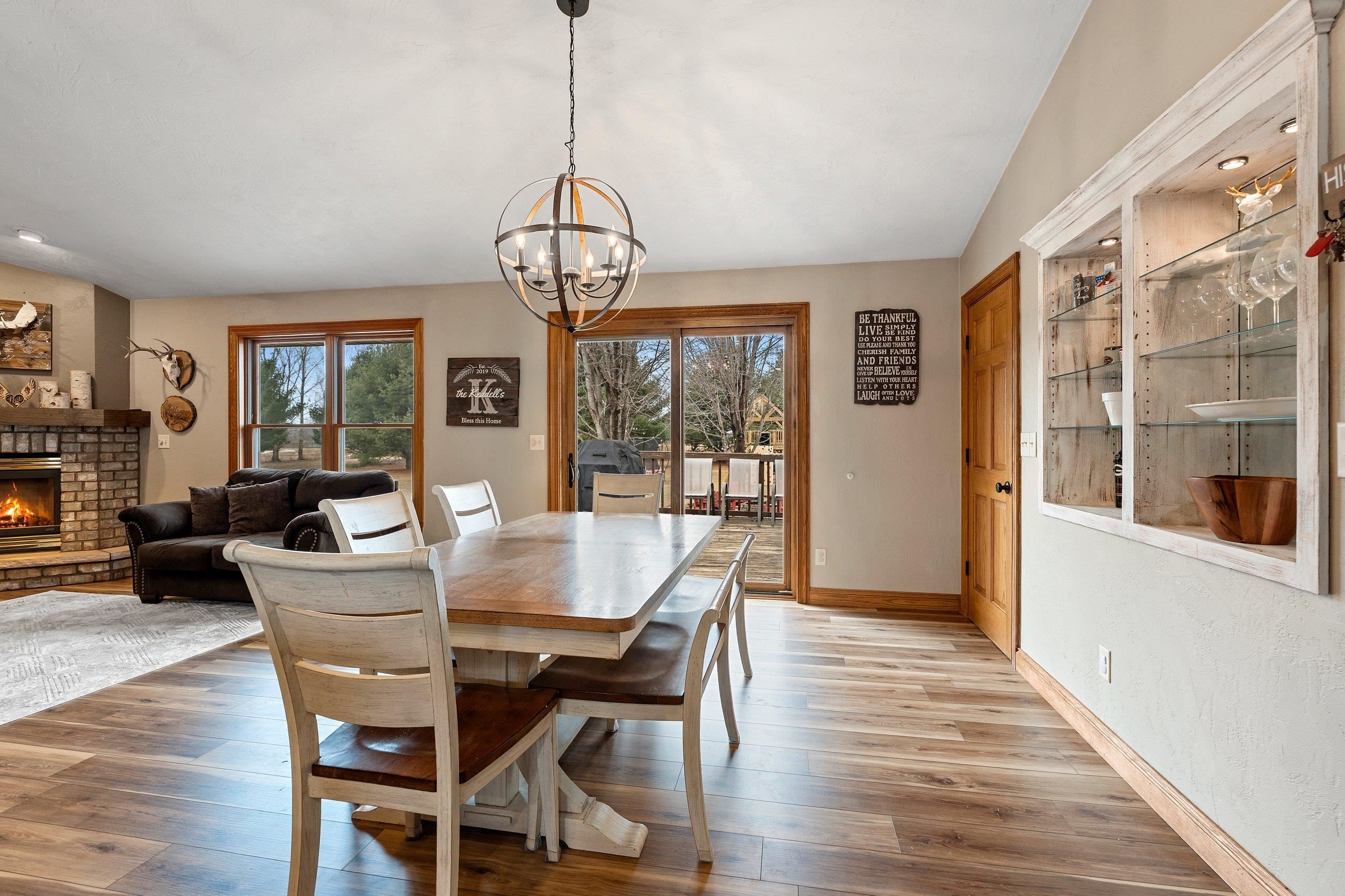 Bear Creek, Wisconsin 54922, United States, 3 Bedrooms Bedrooms, ,3 BathroomsBathrooms,Residential,Active,99618