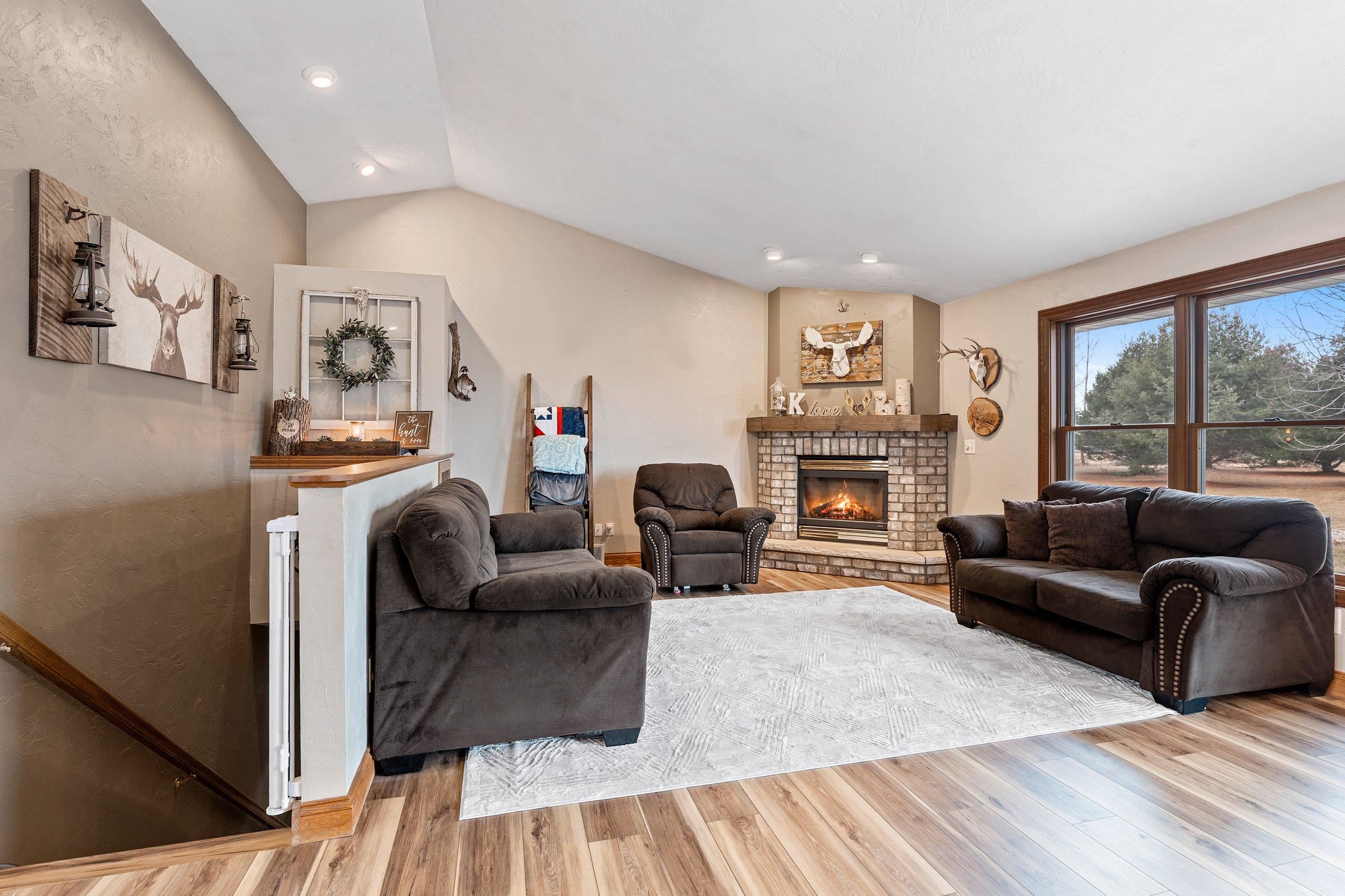 Bear Creek, Wisconsin 54922, United States, 3 Bedrooms Bedrooms, ,3 BathroomsBathrooms,Residential,Active,99618