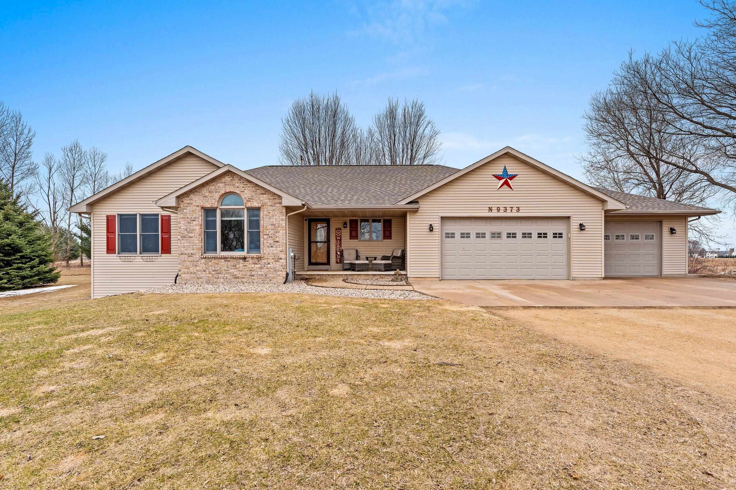 Bear Creek, Wisconsin 54922, United States, 3 Bedrooms Bedrooms, ,3 BathroomsBathrooms,Residential,Active,99618 Bear Creek, Wisconsin 54922, United States, 3 Bedrooms Bedrooms, ,3 BathroomsBathrooms,Residential,Active,99618