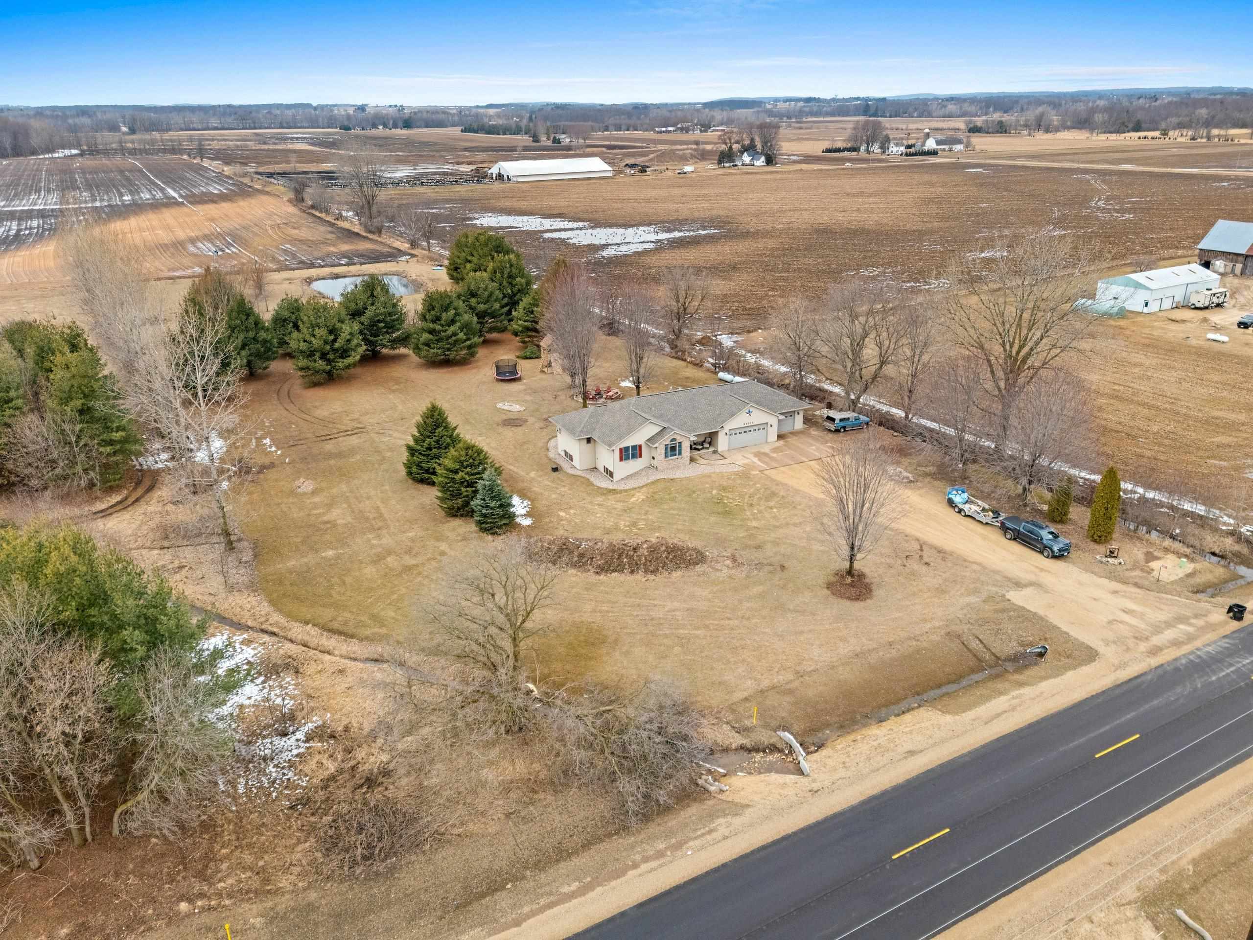 Bear Creek, Wisconsin 54922, United States, 3 Bedrooms Bedrooms, ,3 BathroomsBathrooms,Residential,Active,99618