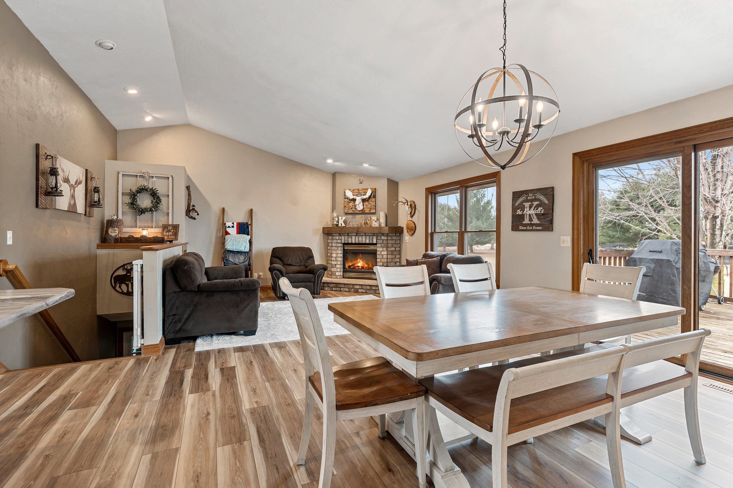 Bear Creek, Wisconsin 54922, United States, 3 Bedrooms Bedrooms, ,3 BathroomsBathrooms,Residential,Active,99618