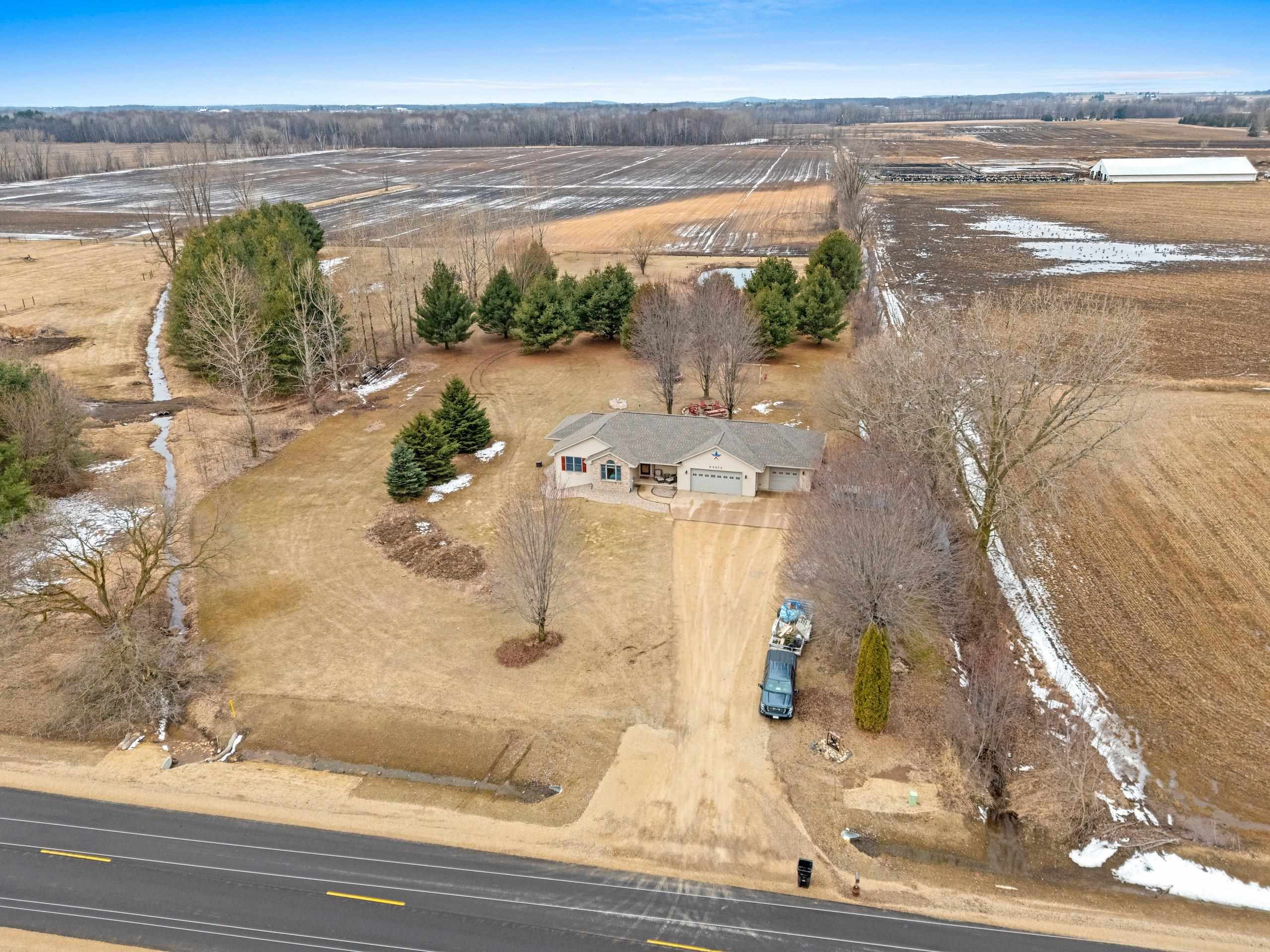 Bear Creek, Wisconsin 54922, United States, 3 Bedrooms Bedrooms, ,3 BathroomsBathrooms,Residential,Active,99618