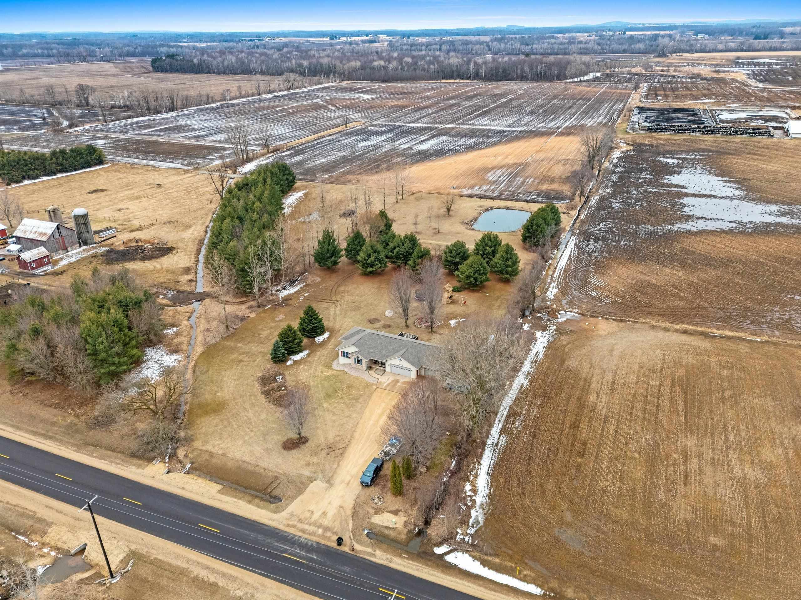Bear Creek, Wisconsin 54922, United States, 3 Bedrooms Bedrooms, ,3 BathroomsBathrooms,Residential,Active,99618