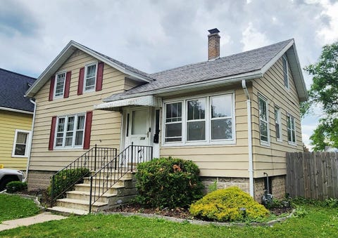 Photo of 118 W ARNDT Street, FOND DU LAC, WI 54935 (MLS # 50327529)