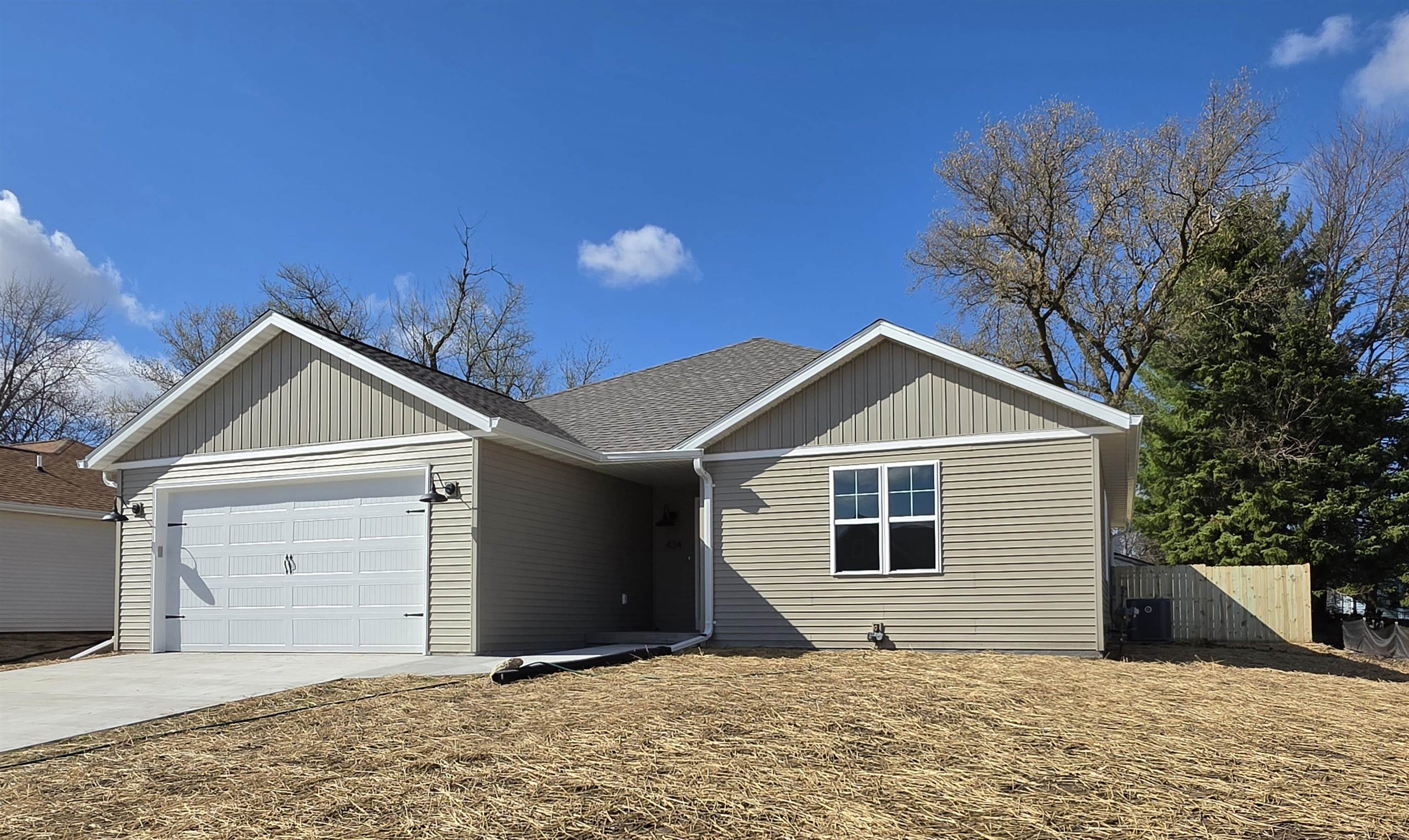 434 VILLAGE Lane