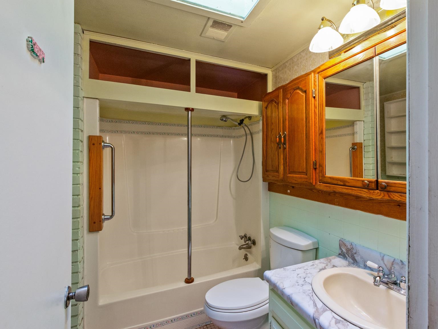 Sturgeon Bay, Wisconsin 54235, United States, 3 Bedrooms Bedrooms, ,1 BathroomBathrooms,Residential,Active,195585