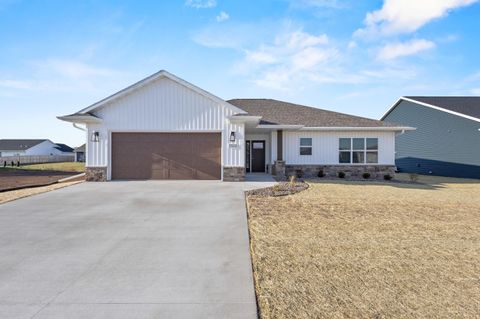 Photo of 2522 TIPPERARY Trail, DE PERE, WI 54115 (MLS # 50318343)