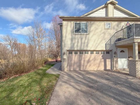 Photo of 1007 MALLARD Way, MARINETTE, WI 54143 (MLS # 50314941)