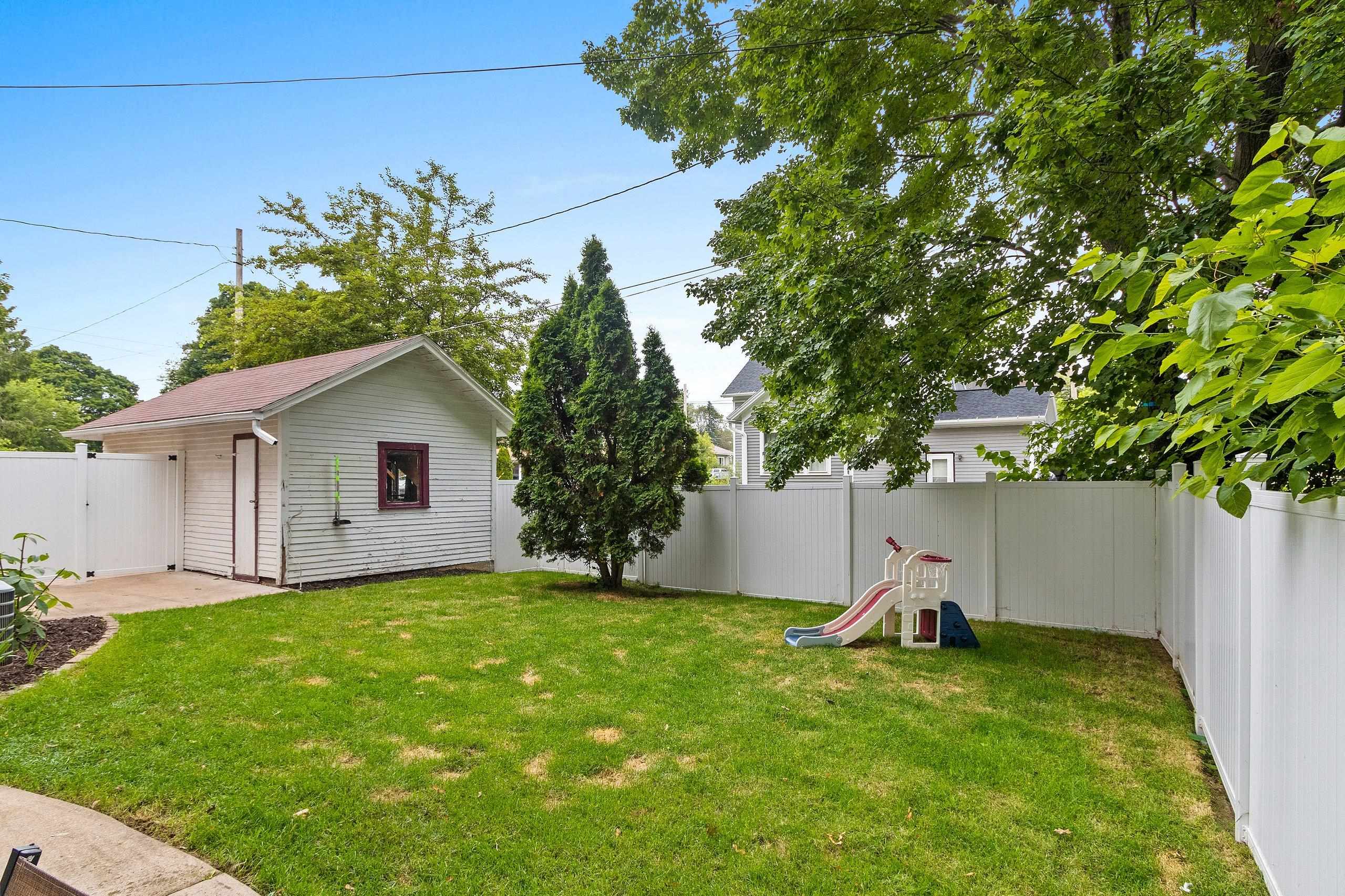 Shawano, Wisconsin 54166, United States, 3 Bedrooms Bedrooms, ,1 BathroomBathrooms,Residential,Active,177380