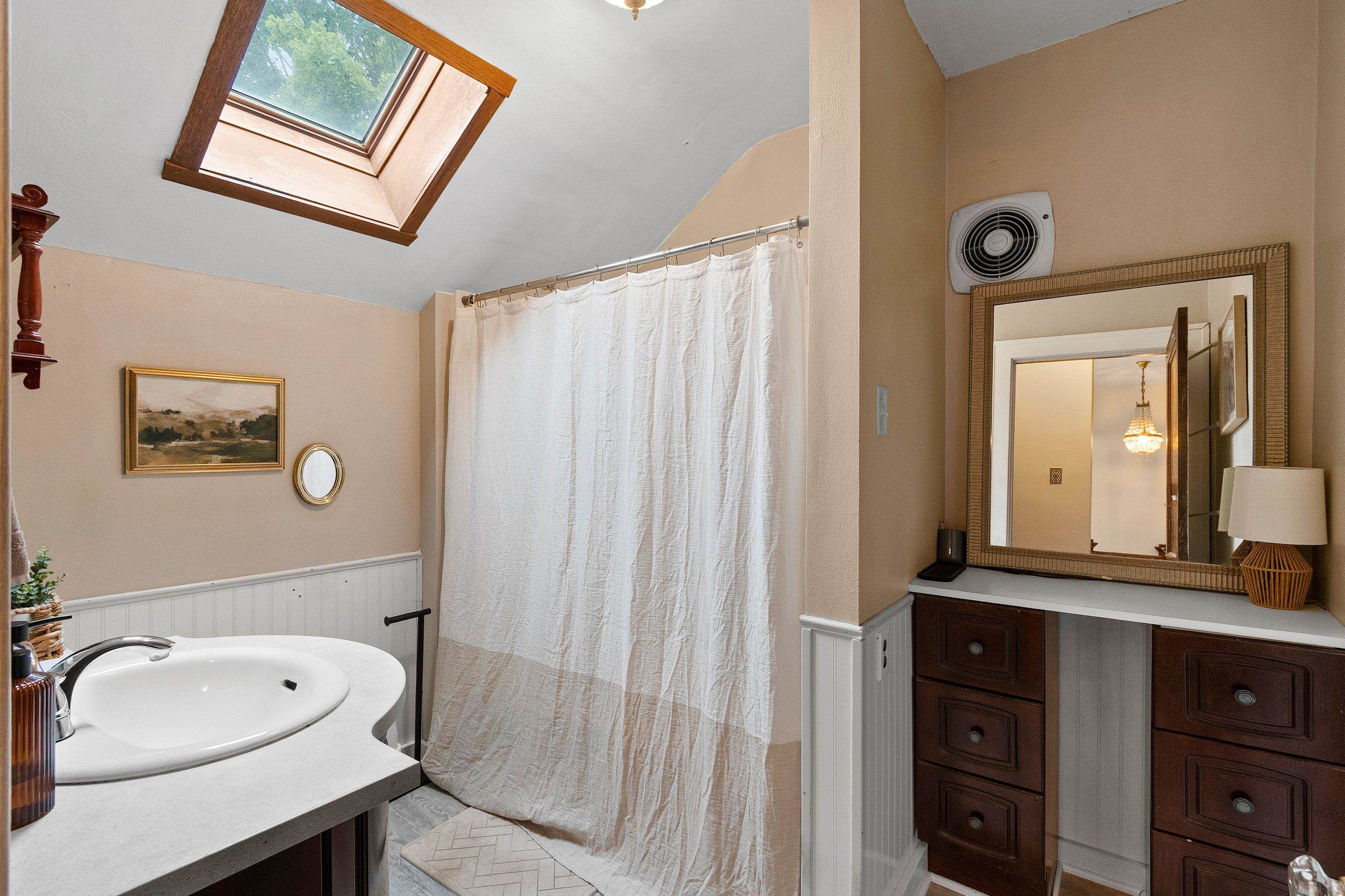 Shawano, Wisconsin 54166, United States, 3 Bedrooms Bedrooms, ,1 BathroomBathrooms,Residential,Active,177380