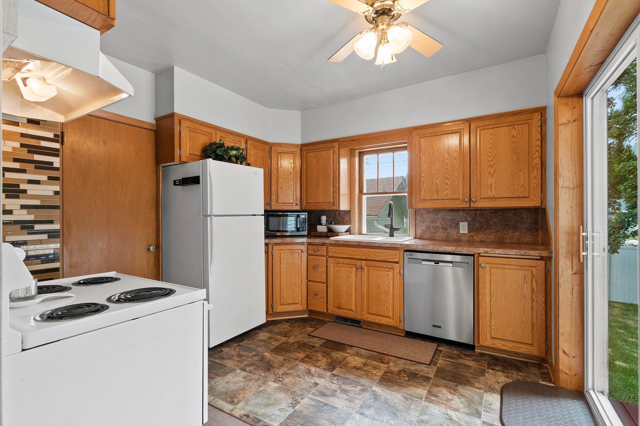 Shawano, Wisconsin 54166, United States, 3 Bedrooms Bedrooms, ,1 BathroomBathrooms,Residential,Active,177380