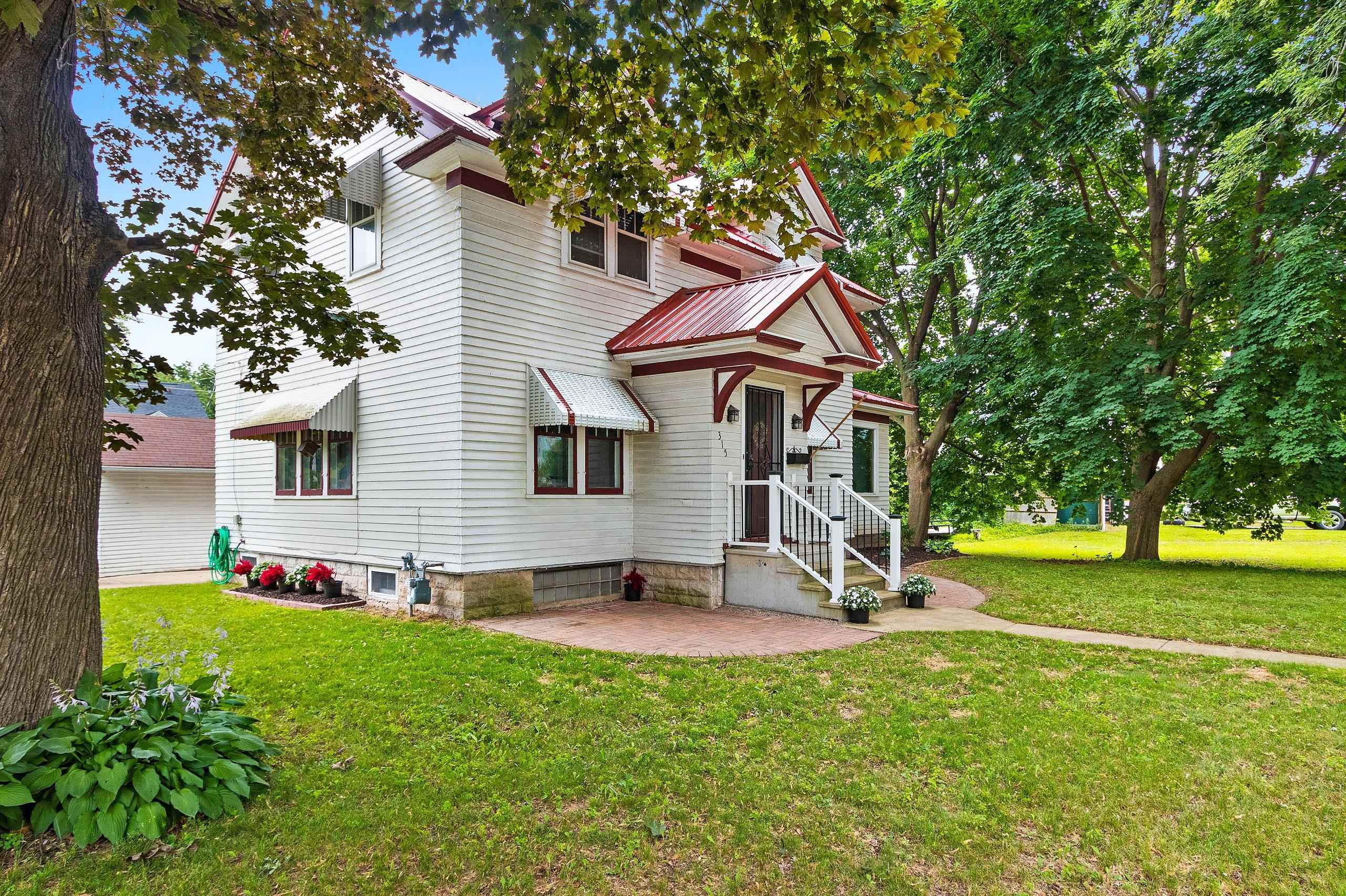 Shawano, Wisconsin 54166, United States, 3 Bedrooms Bedrooms, ,1 BathroomBathrooms,Residential,Active,177380