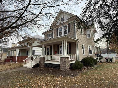 Photo of 410 S SAWYER Street, SHAWANO, WI 54166 (MLS # 50318462)