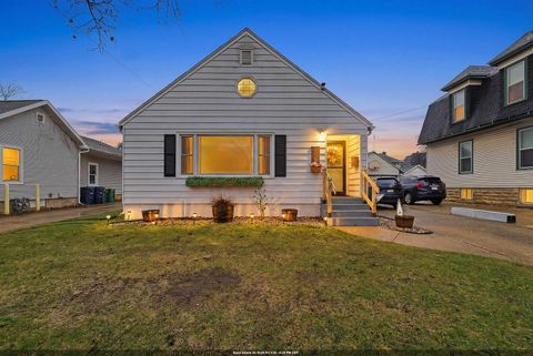 Photo of 258 E 1ST Street, FOND DU LAC, WI 54935 (MLS # 50323113)