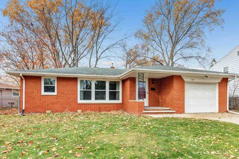 Photo of 1549 FOELLER Drive, GREEN BAY, WI 54302 (MLS # 50318449)