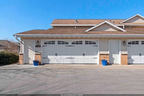 Photo of 2198 S BROADWAY Street, DE PERE, WI 54115 (MLS # 50321885)