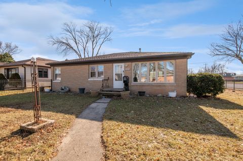 Photo of 1626 LILAC Street, GREEN BAY, WI 54302 (MLS # 50321411)