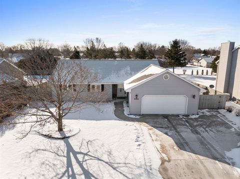 Photo of 3033 W HIAWATHA Drive, APPLETON, WI 54914 (MLS # 50321612)