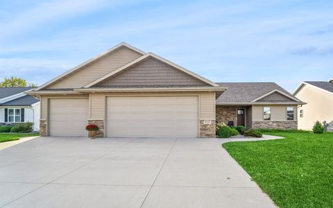 Photo of 4235 N SHADYWOOD Court, APPLETON, WI 54913 (MLS # 50316170)
