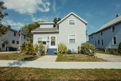 Photo of 181 LEDGEVIEW Avenue, FOND DU LAC, WI 54935 (MLS # 50316296)
