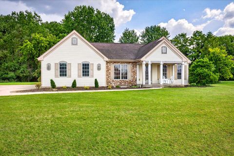 Photo of 4424 HARBOR VILLAGE Drive, OMRO, WI 54963 (MLS # 50323334)