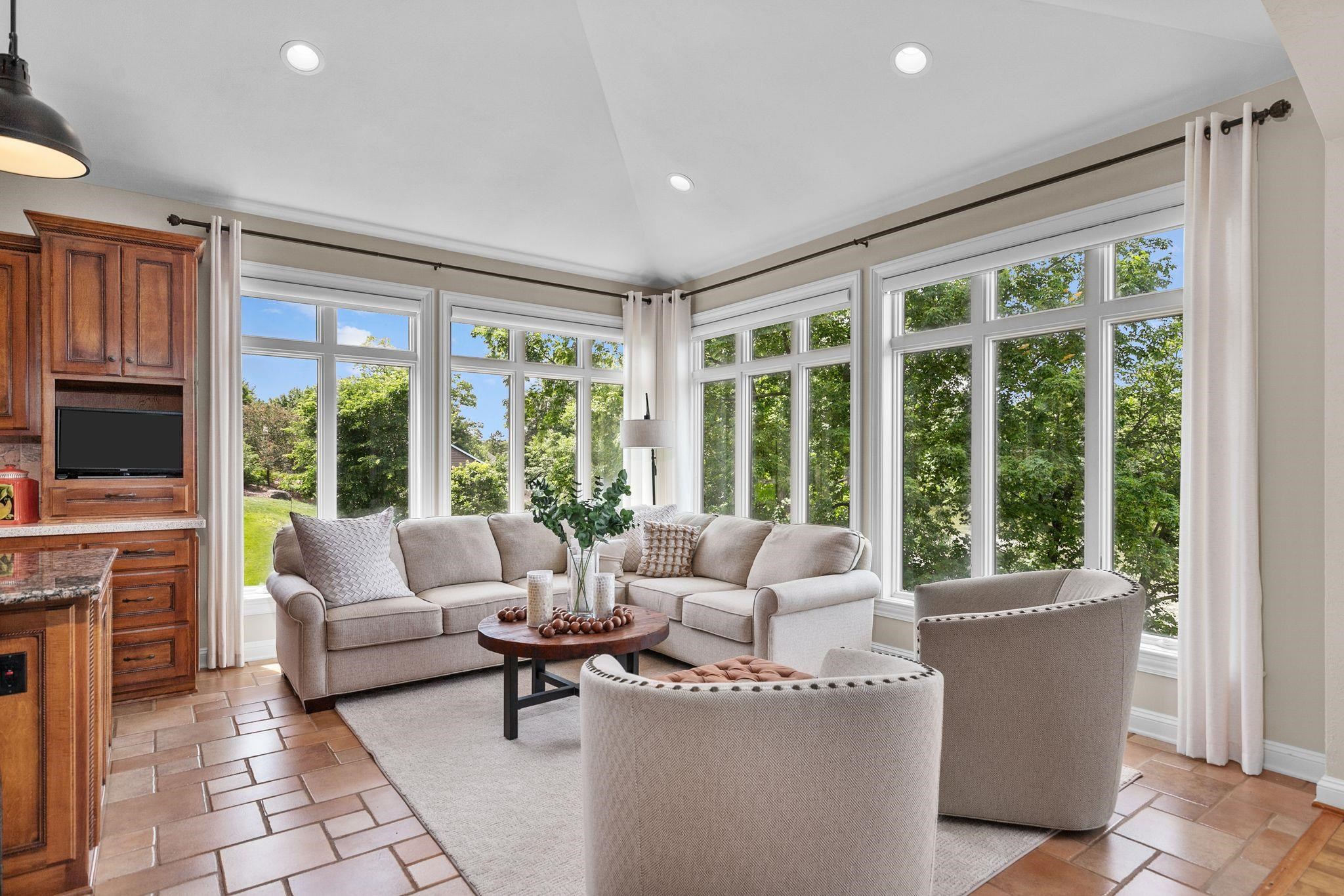 Appleton, Wisconsin 54915, United States, 4 Bedrooms Bedrooms, ,5 BathroomsBathrooms,Residential,Active,209031