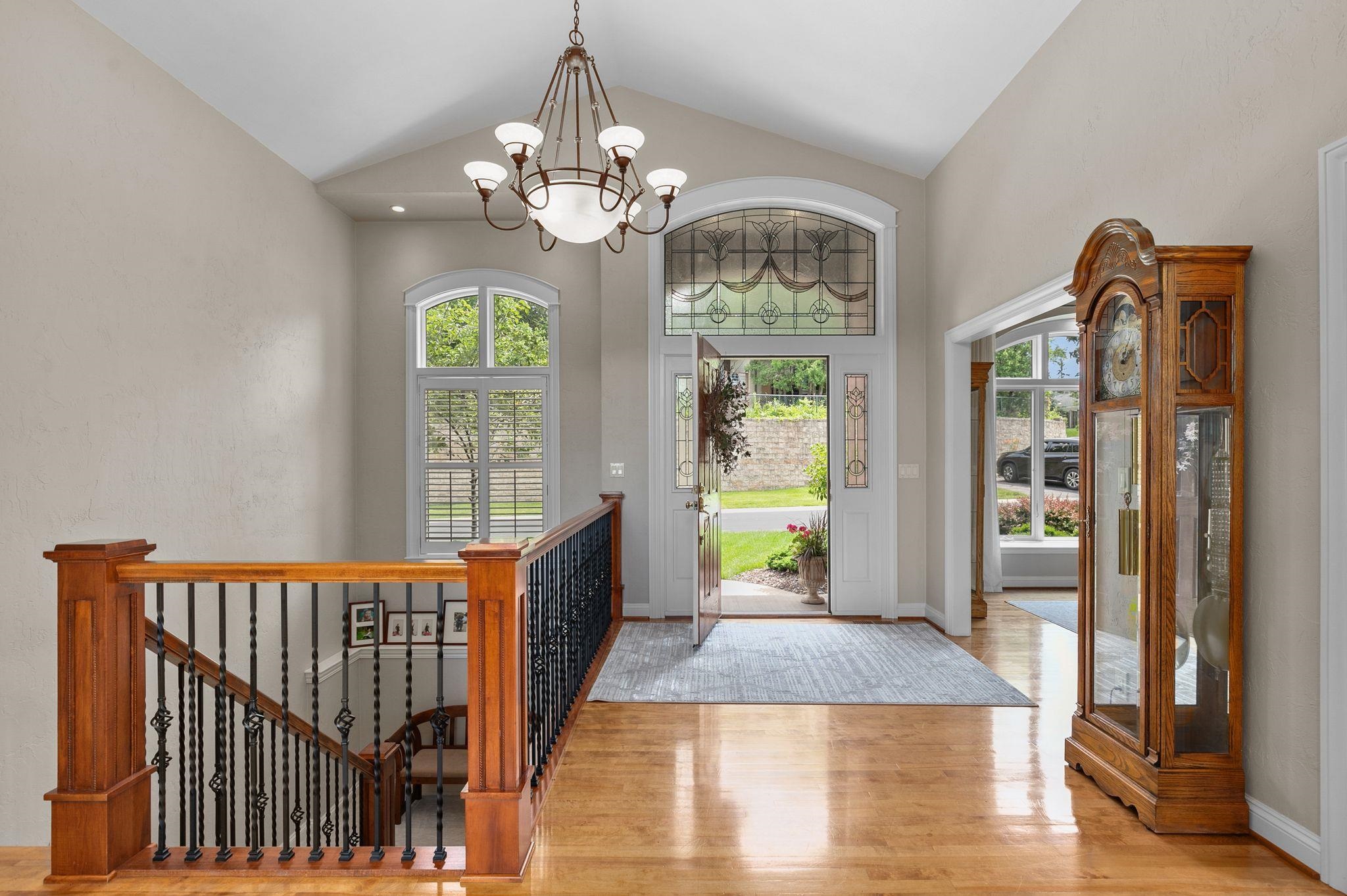 Appleton, Wisconsin 54915, United States, 4 Bedrooms Bedrooms, ,5 BathroomsBathrooms,Residential,Active,209031