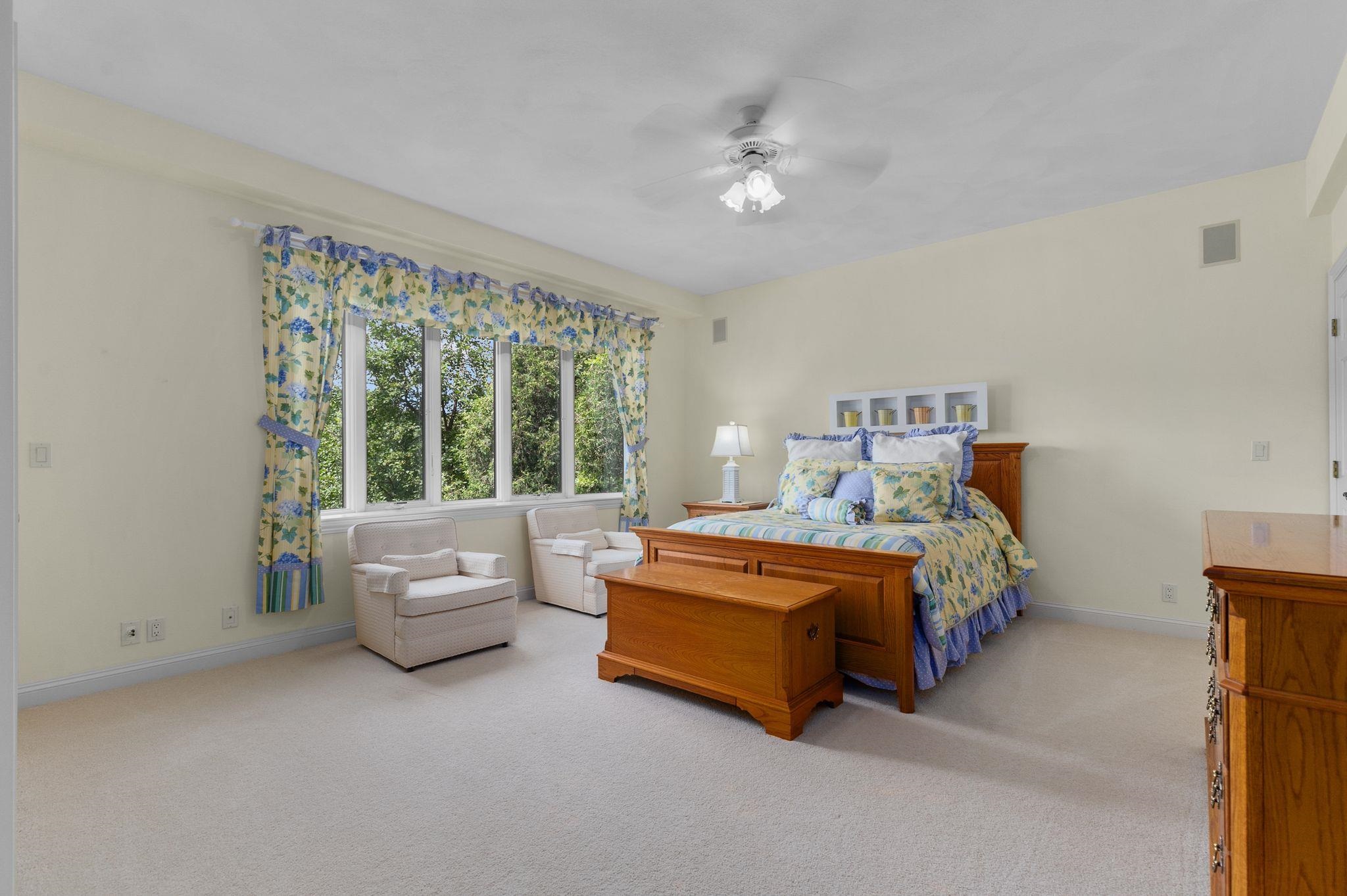 Appleton, Wisconsin 54915, United States, 4 Bedrooms Bedrooms, ,5 BathroomsBathrooms,Residential,Active,209031