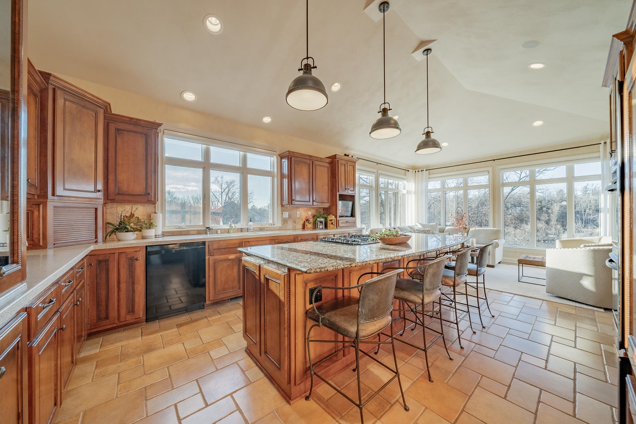 Appleton, Wisconsin 54915, United States, 4 Bedrooms Bedrooms, ,5 BathroomsBathrooms,Residential,Active,209031