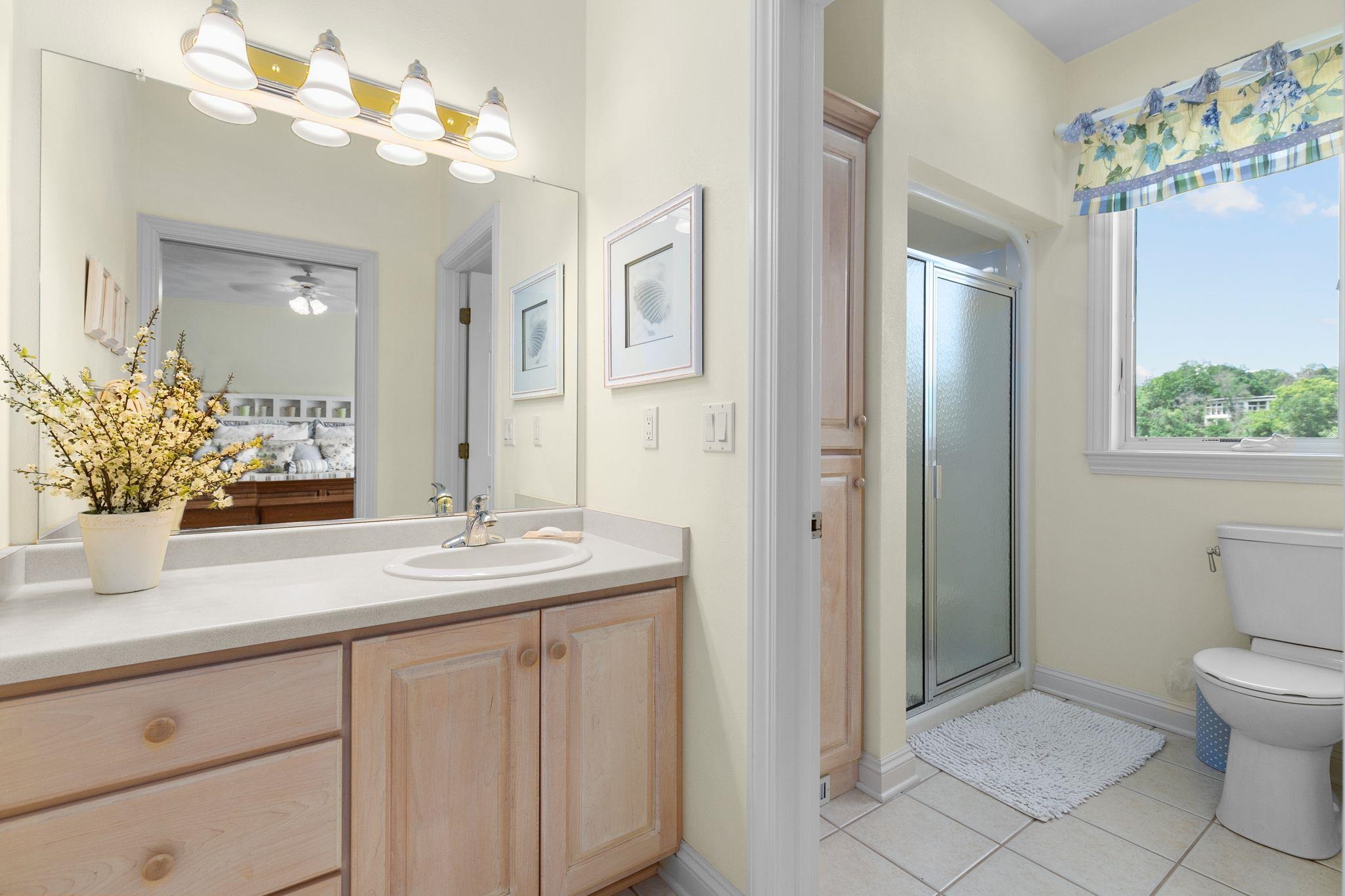 Appleton, Wisconsin 54915, United States, 4 Bedrooms Bedrooms, ,5 BathroomsBathrooms,Residential,Active,209031