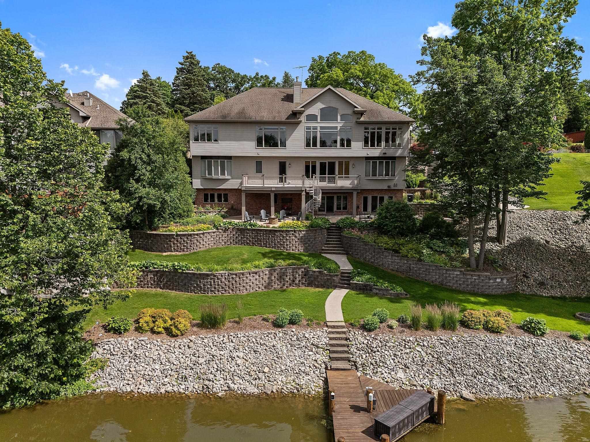 Appleton, Wisconsin 54915, United States, 4 Bedrooms Bedrooms, ,5 BathroomsBathrooms,Residential,Active,209031