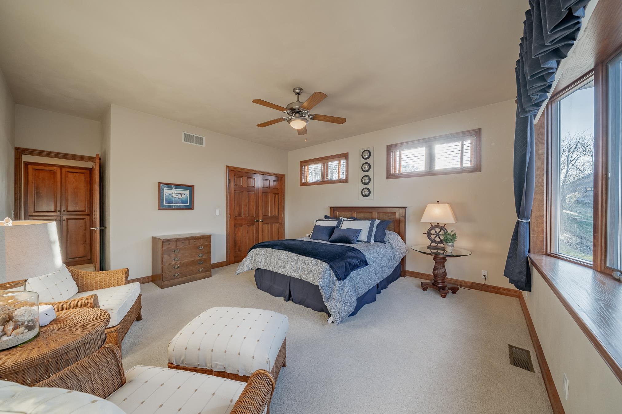 Appleton, Wisconsin 54915, United States, 4 Bedrooms Bedrooms, ,5 BathroomsBathrooms,Residential,Active,209031