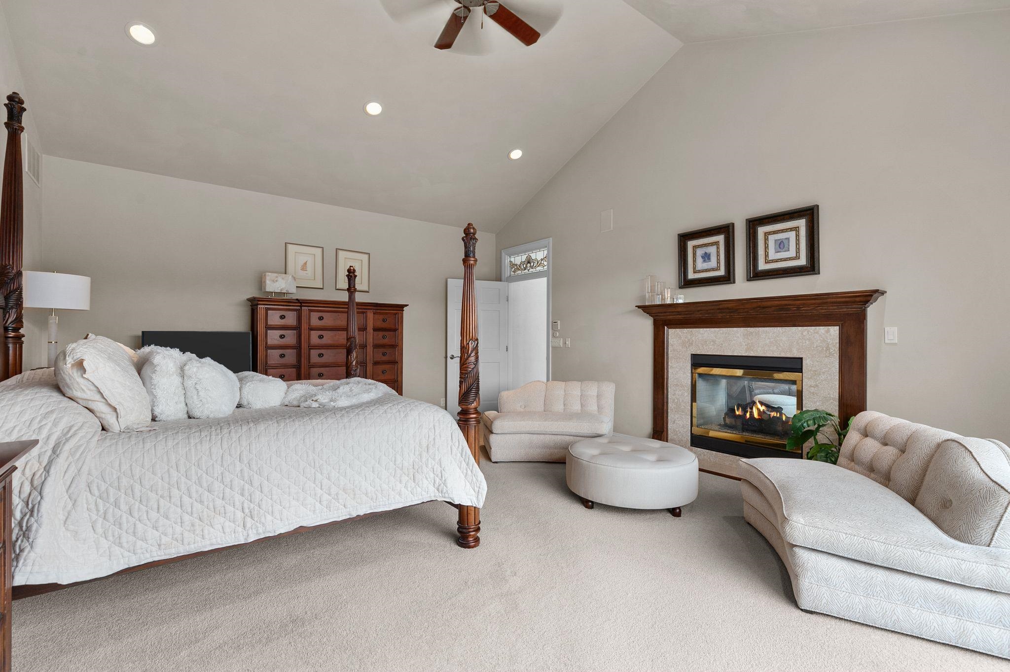 Appleton, Wisconsin 54915, United States, 4 Bedrooms Bedrooms, ,5 BathroomsBathrooms,Residential,Active,209031