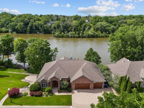 Photo of 94 HIDDEN ACRES Court, APPLETON, WI 54915 (MLS # 50315048)